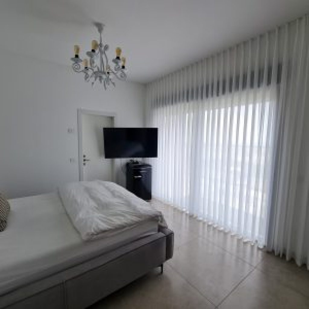 וילוטופ – הבחירה המושלמת לכל סוגי הווילונות לבית ולמשרד