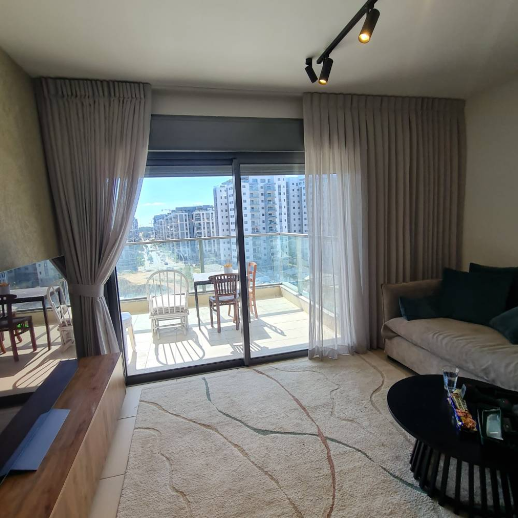 וילון לסלון…. מושלם.